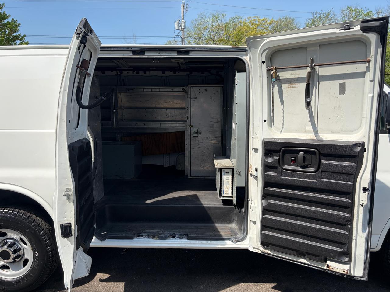 GMC Savana Cargo Van  2012