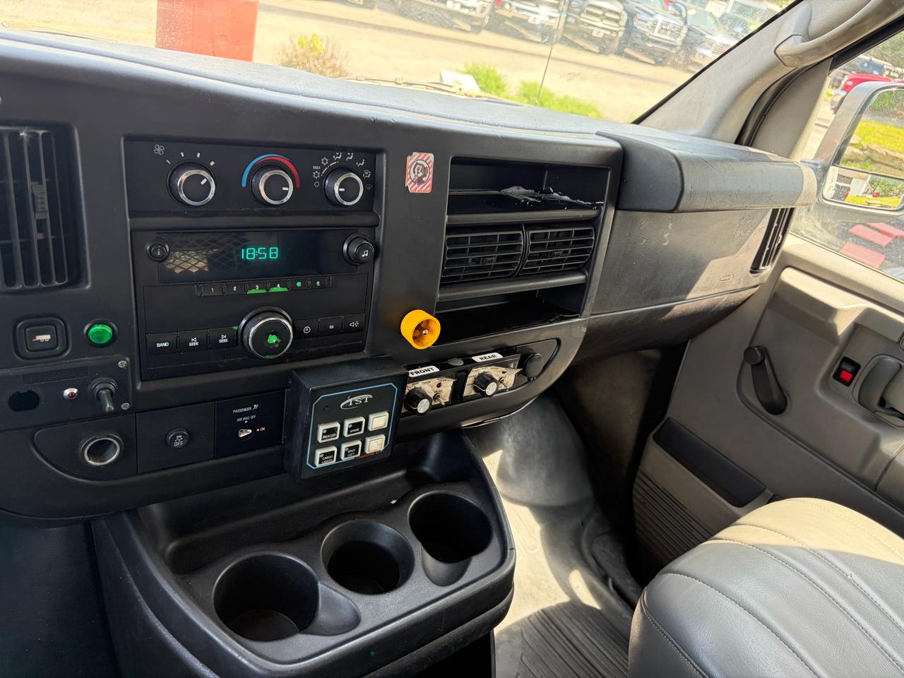 GMC Savana Cargo Van  2012