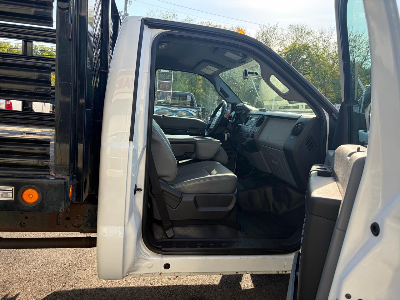 Ford Super Duty F-550 DRW  2015