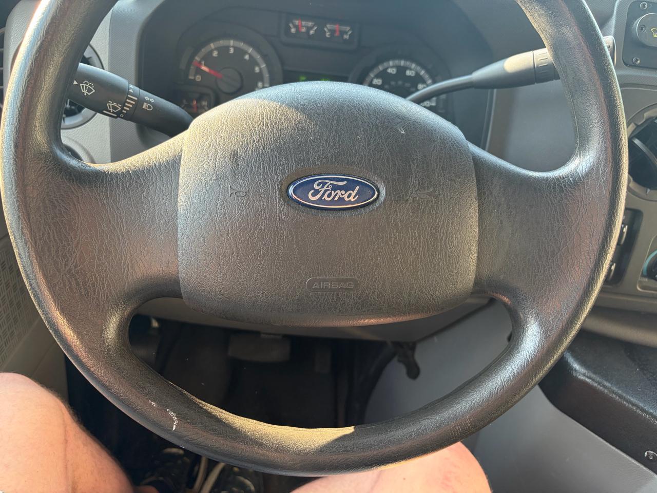 Ford E-Series Cutaway  2017