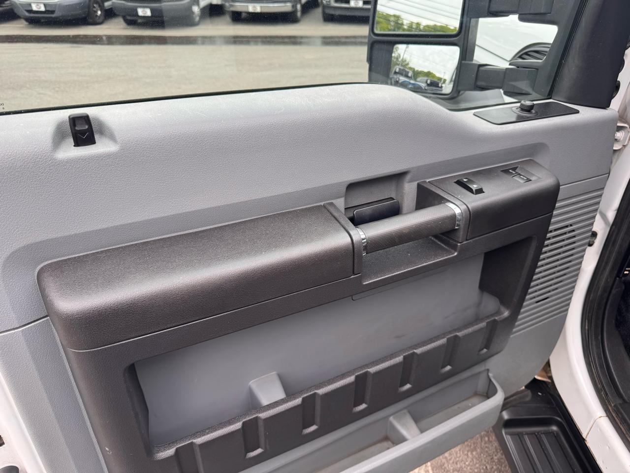 Ford Super Duty F-550 DRW  2016