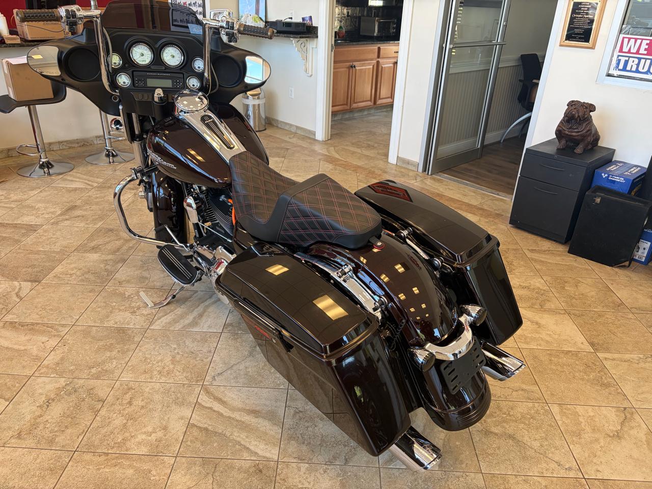 Harley-Davidson Street Glide  2011