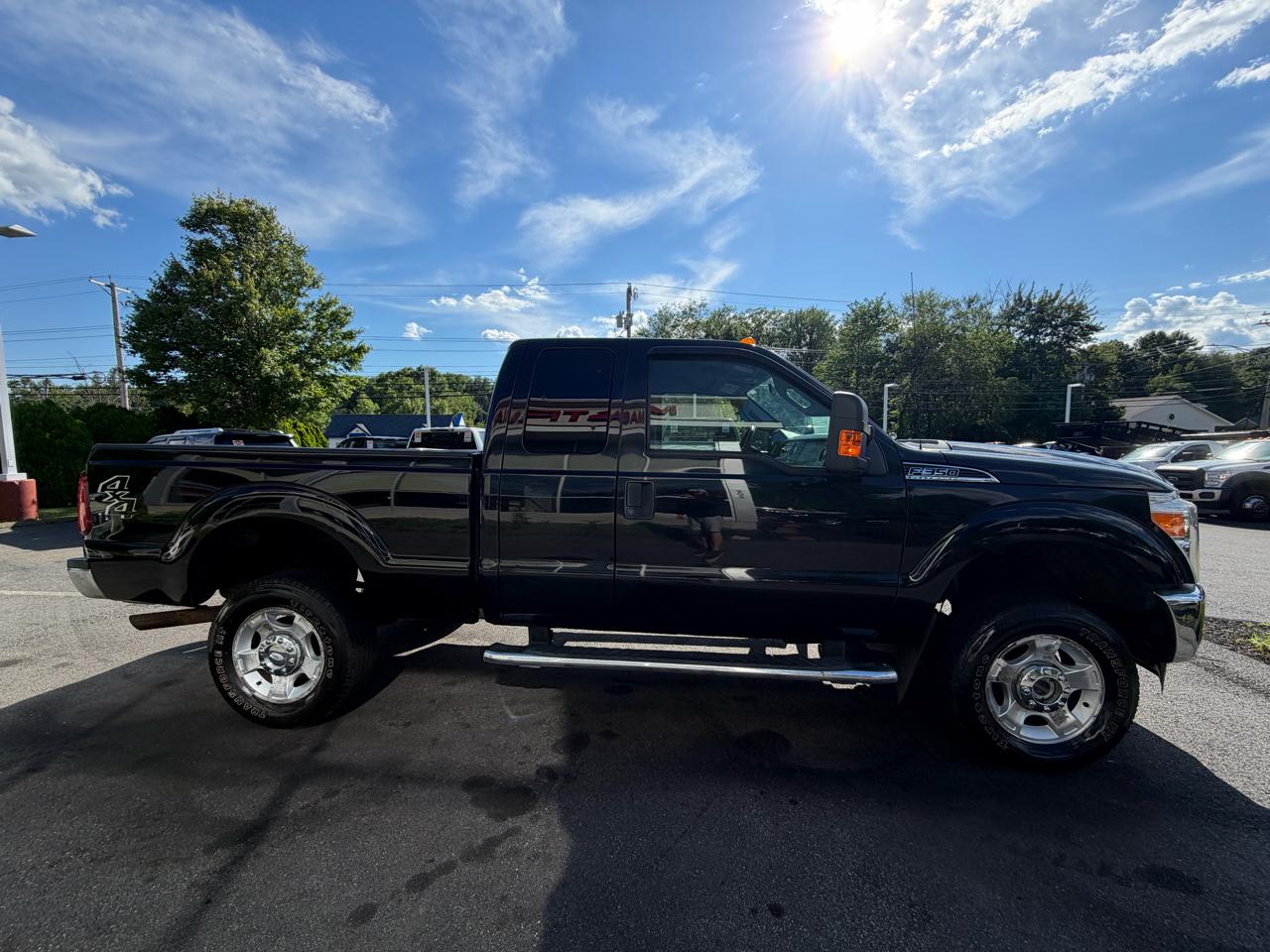 Ford Super Duty F-350 SRW  2012