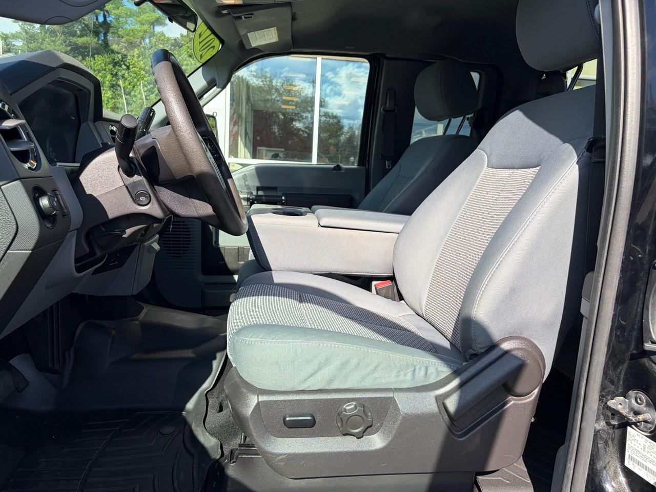 Ford Super Duty F-350 SRW  2012