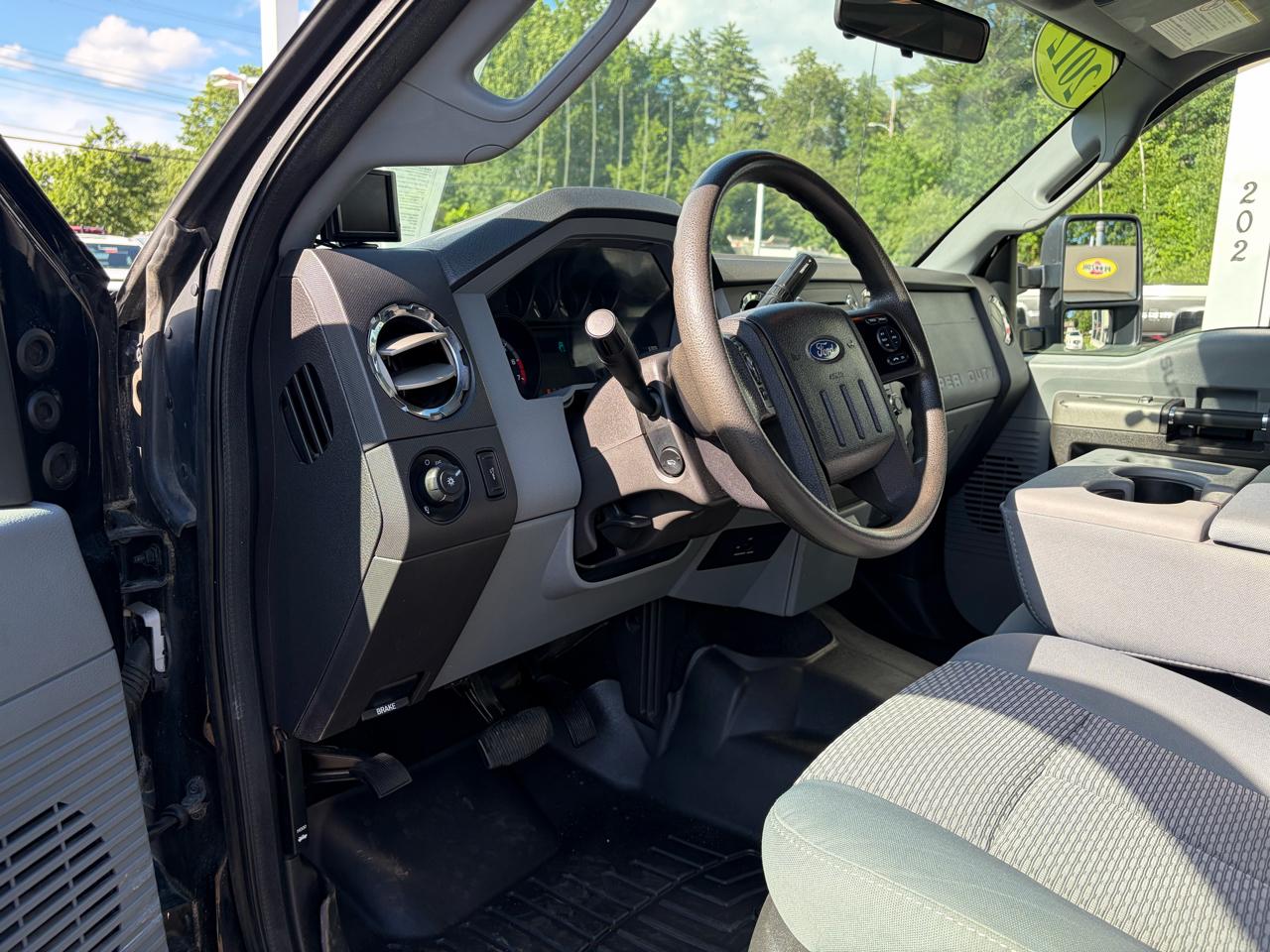 Ford Super Duty F-350 SRW  2012