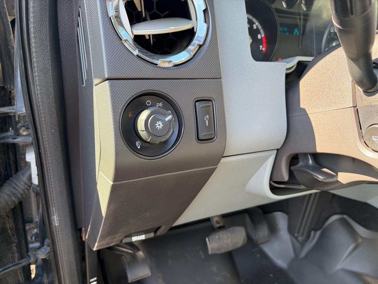 Ford Super Duty F-350 SRW  2012
