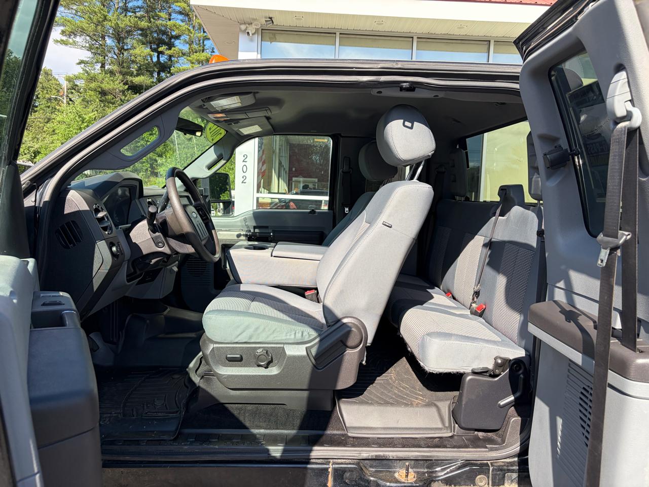 Ford Super Duty F-350 SRW  2012
