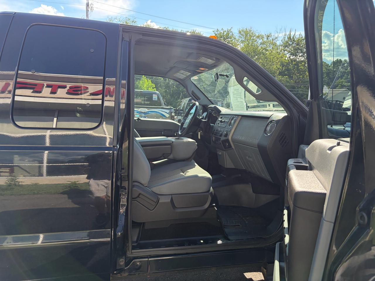 Ford Super Duty F-350 SRW  2012