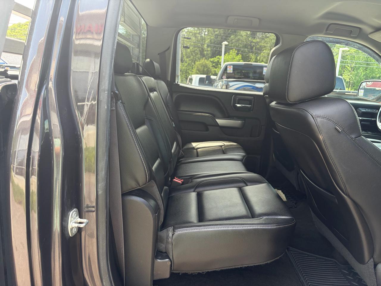 Chevrolet Silverado 2500HD Built After Aug 14  2015