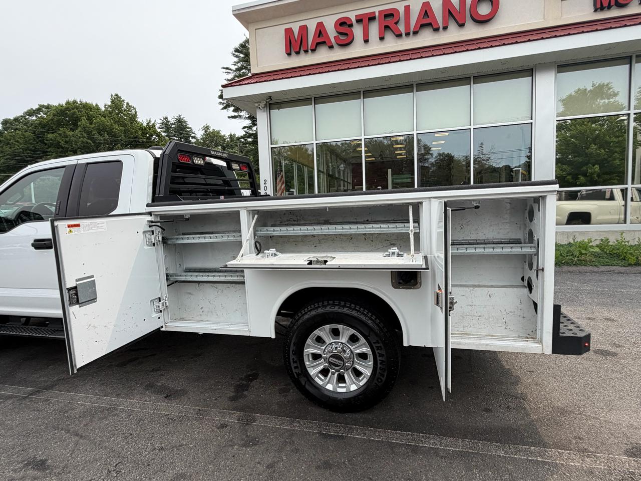 Ford Super Duty F-350 SRW  2022