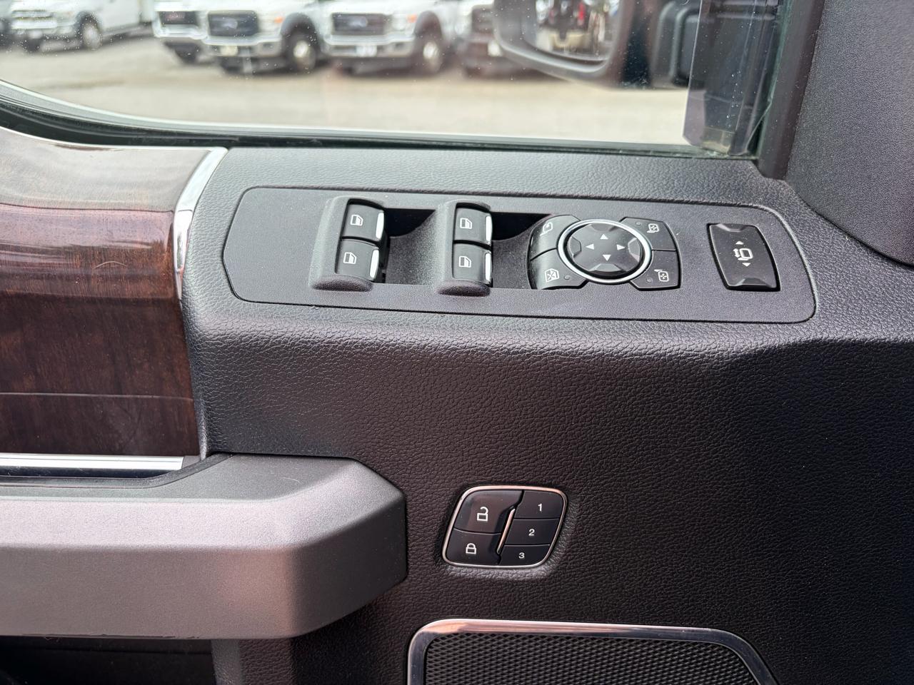 Ford Super Duty F-450 DRW  2017