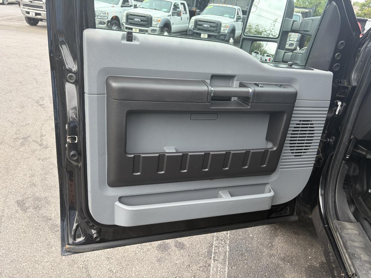 Ford Super Duty F-350 DRW  2015