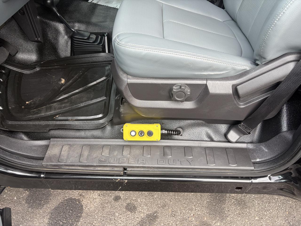 Ford Super Duty F-350 DRW  2015