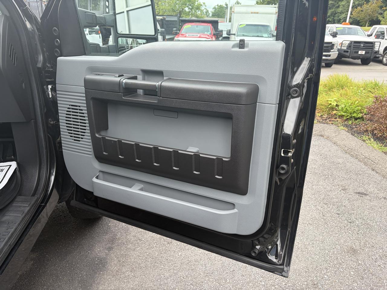 Ford Super Duty F-350 DRW  2015