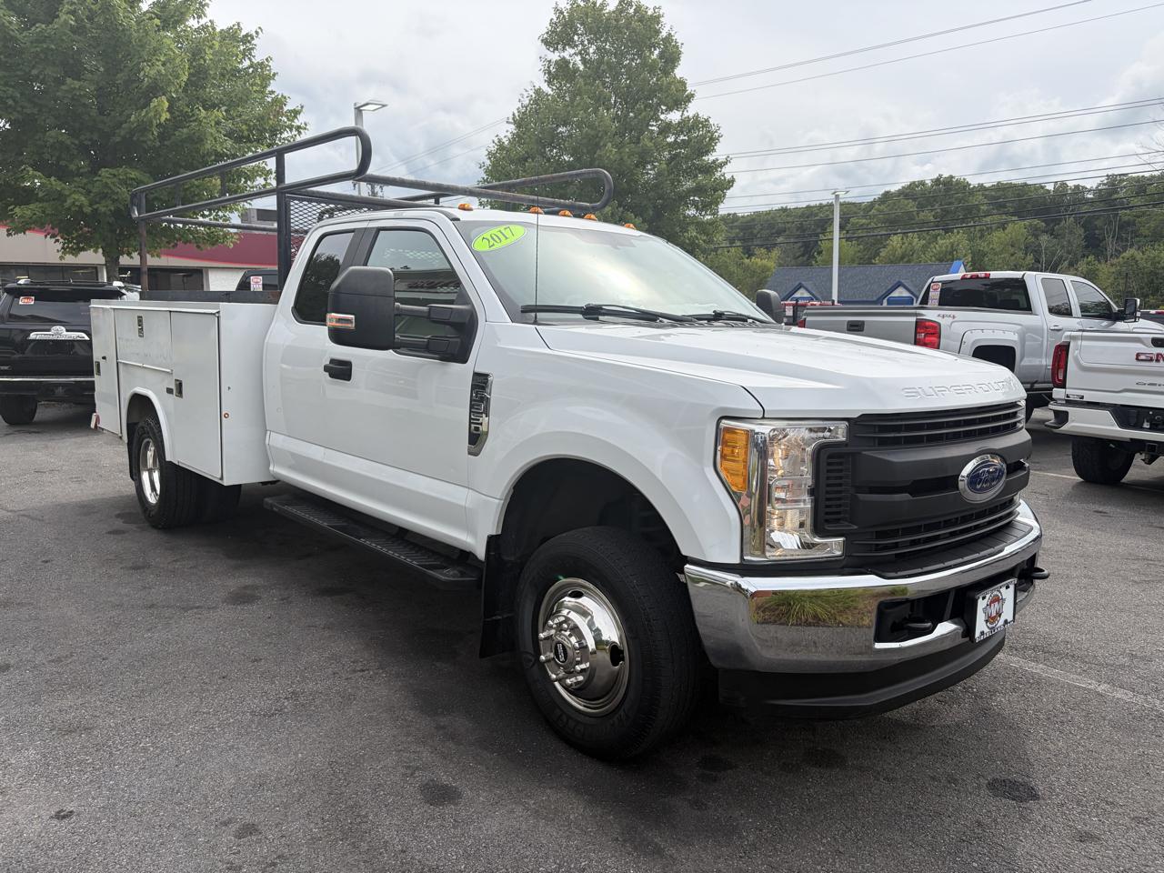 Ford Super Duty F-350 DRW  2017