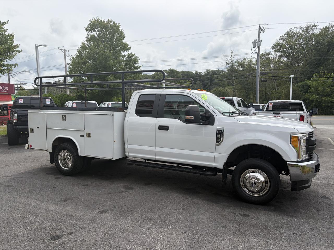Ford Super Duty F-350 DRW  2017