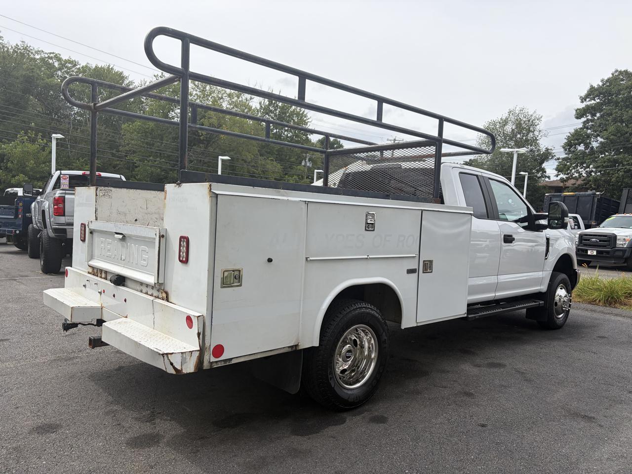 Ford Super Duty F-350 DRW  2017