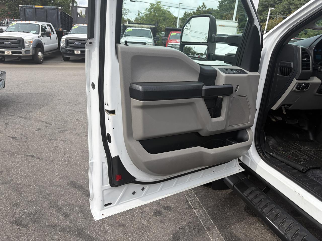 Ford Super Duty F-350 DRW  2017