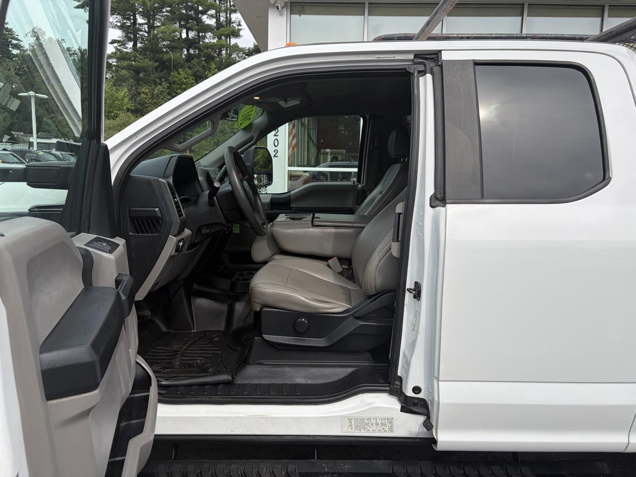 Ford Super Duty F-350 DRW  2017