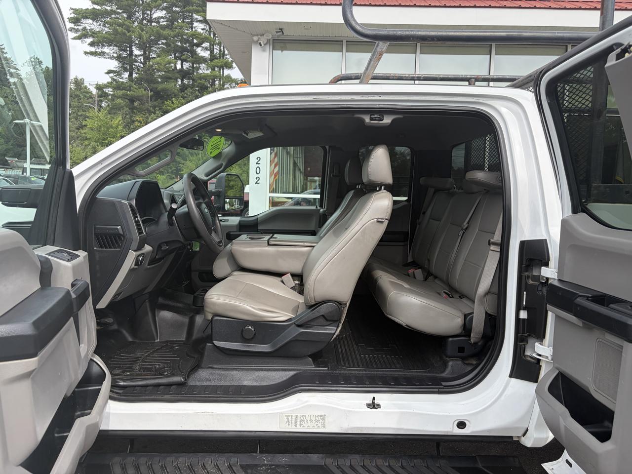 Ford Super Duty F-350 DRW  2017