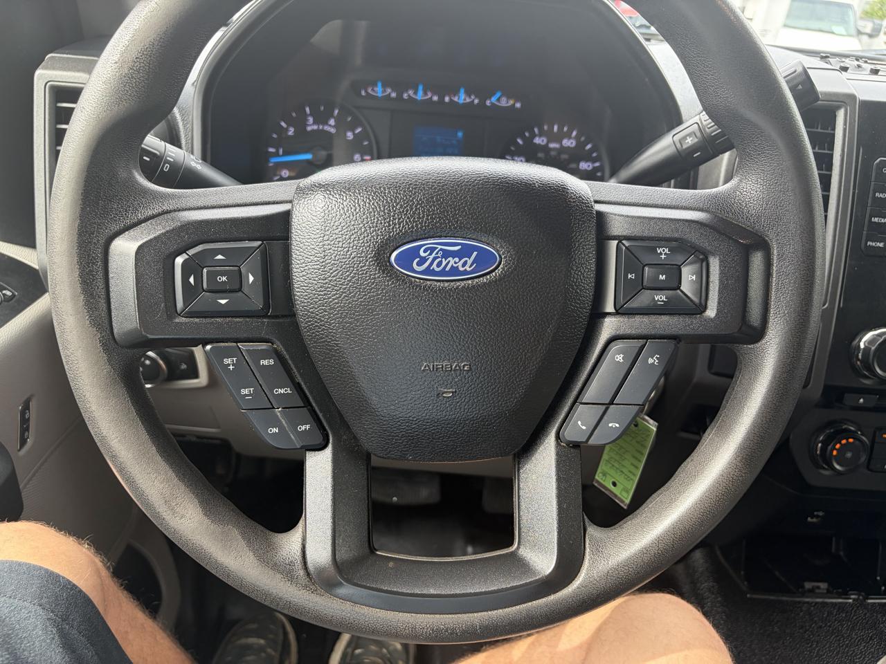 Ford Super Duty F-350 DRW  2017