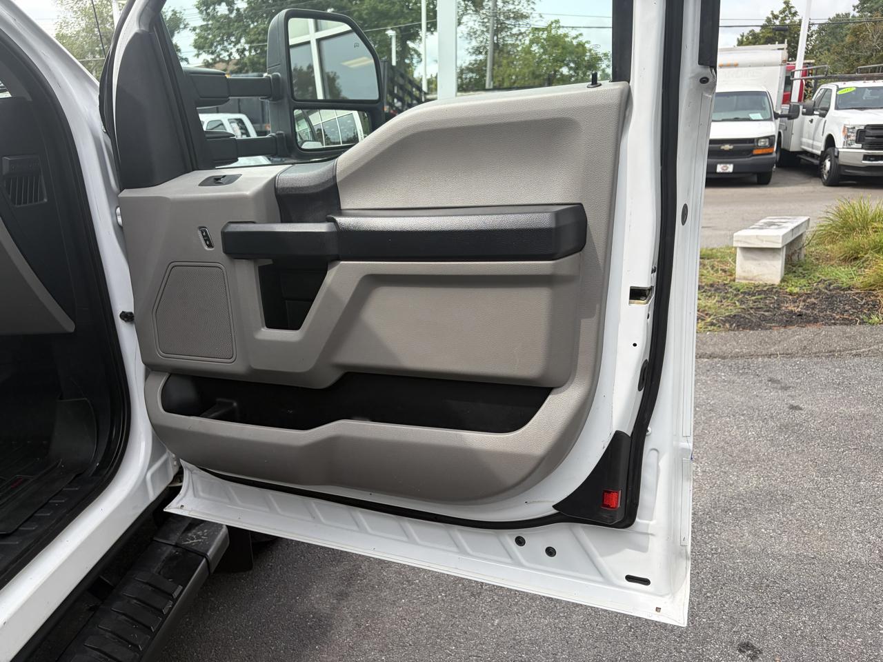 Ford Super Duty F-350 DRW  2017