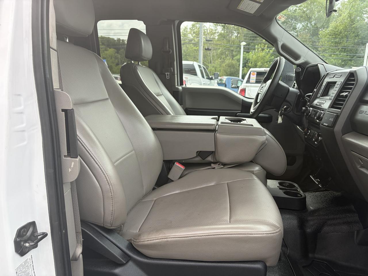 Ford Super Duty F-350 DRW  2017