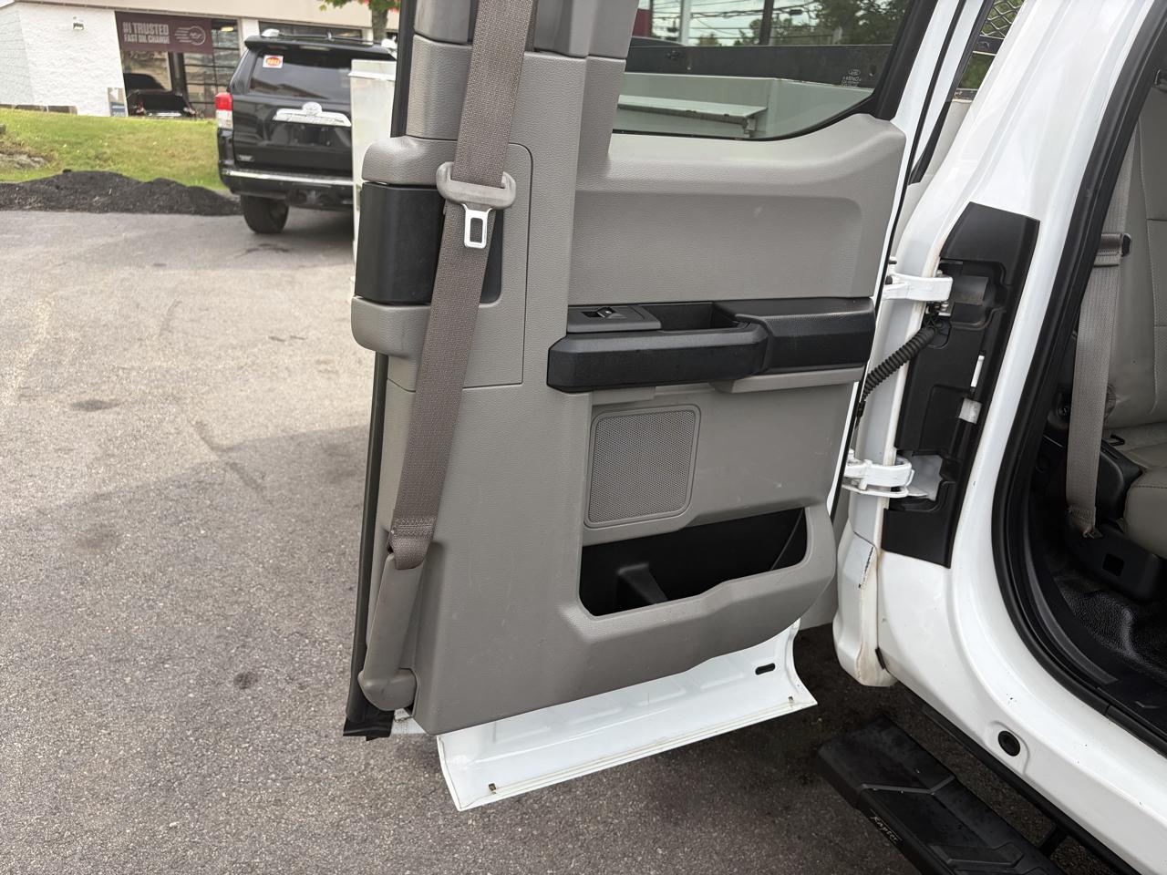 Ford Super Duty F-350 DRW  2017
