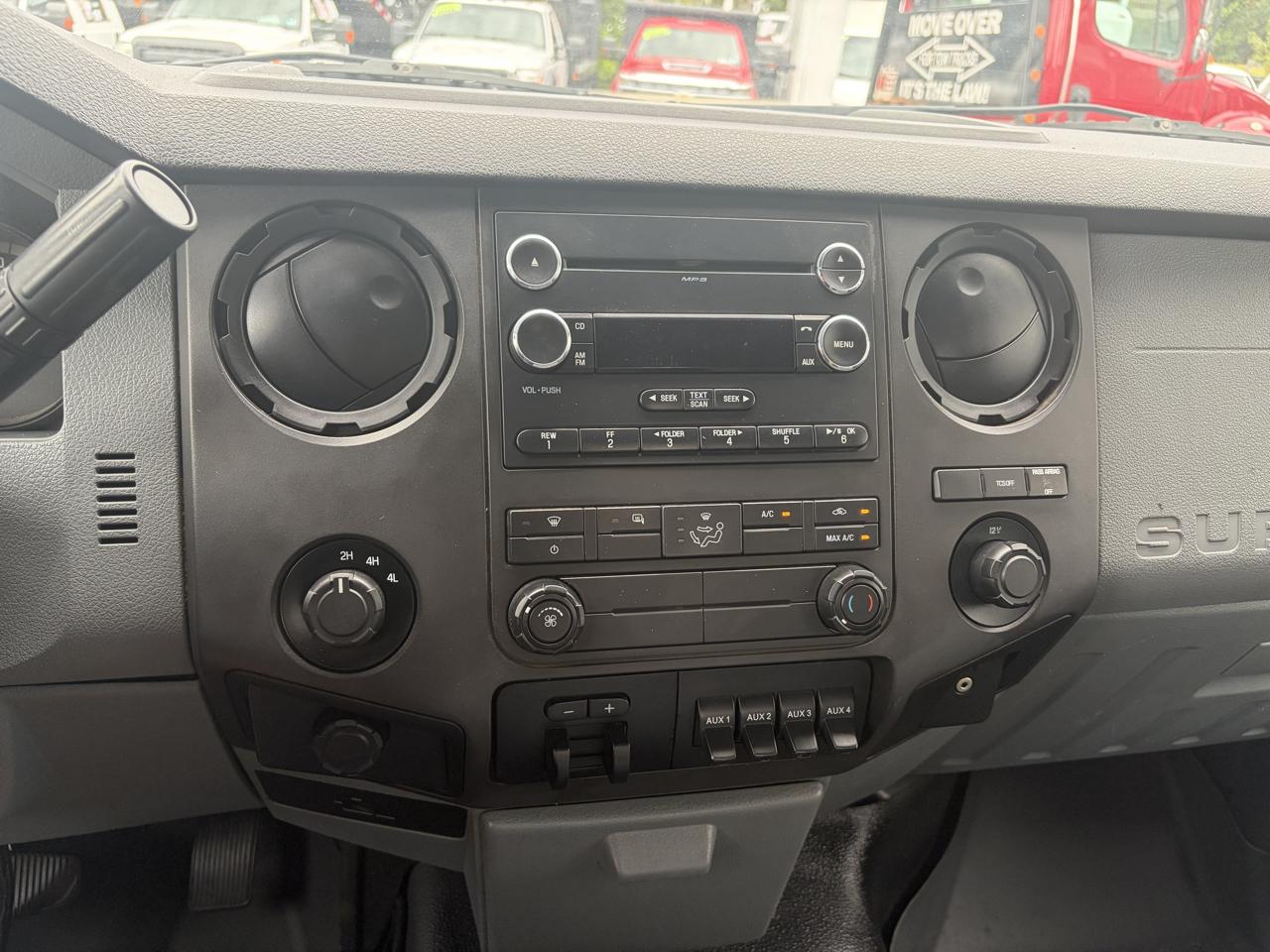 Ford Super Duty F-350 DRW  2015
