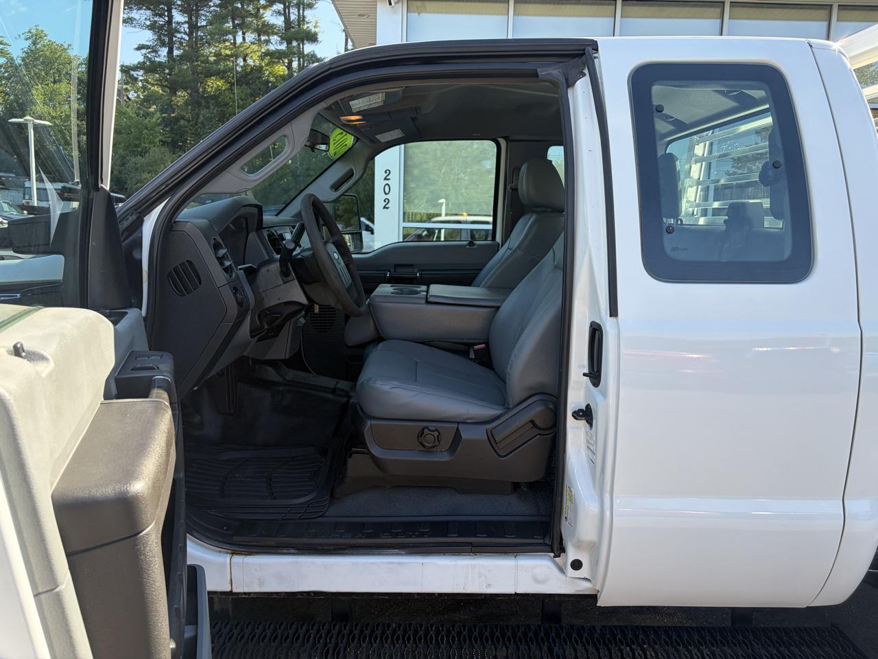 Ford Super Duty F-350 SRW  2015