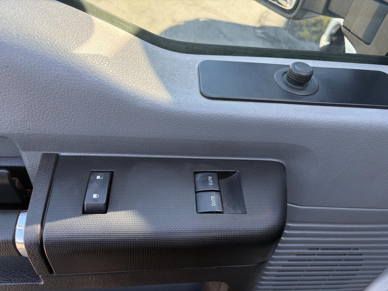 Ford Super Duty F-350 SRW  2015