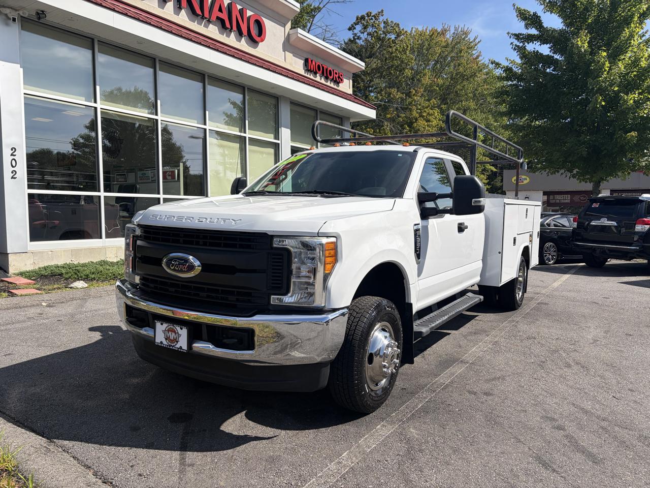Ford Super Duty F-350 DRW  2017