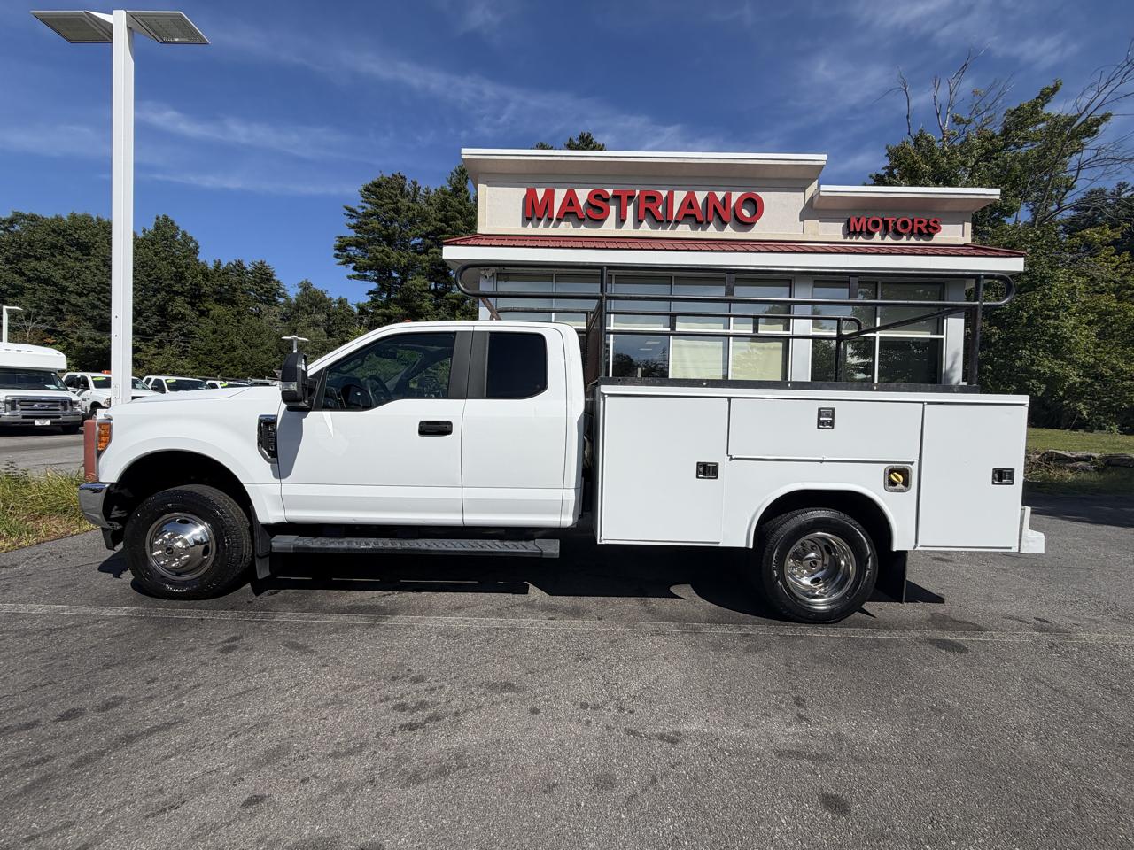 Ford Super Duty F-350 DRW  2017