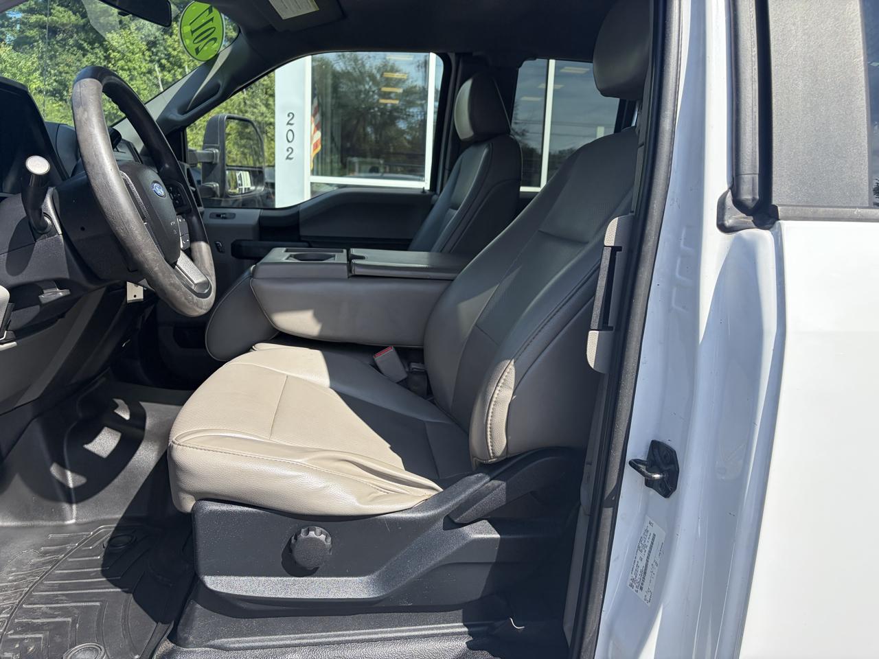 Ford Super Duty F-350 DRW  2017