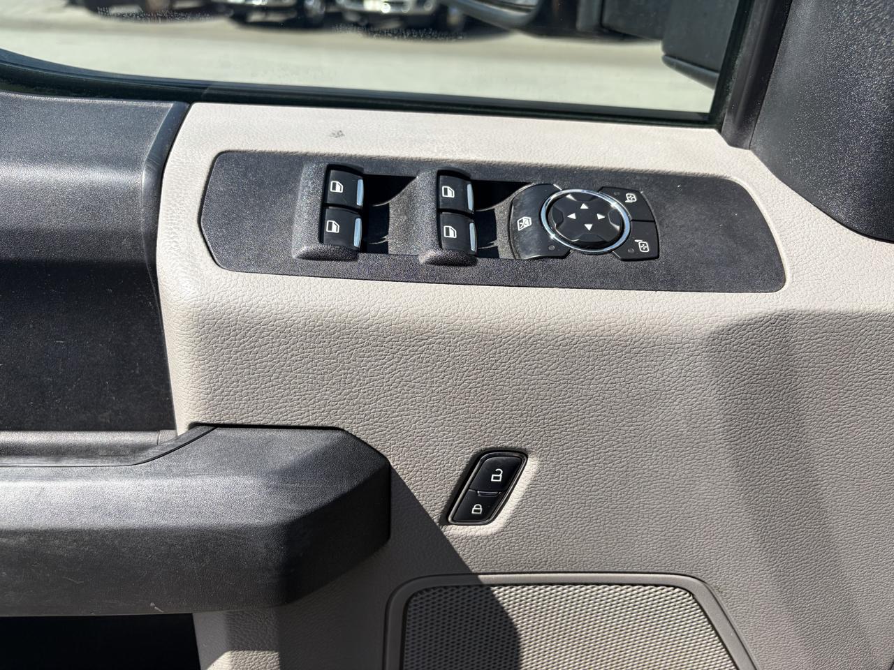 Ford Super Duty F-350 DRW  2017