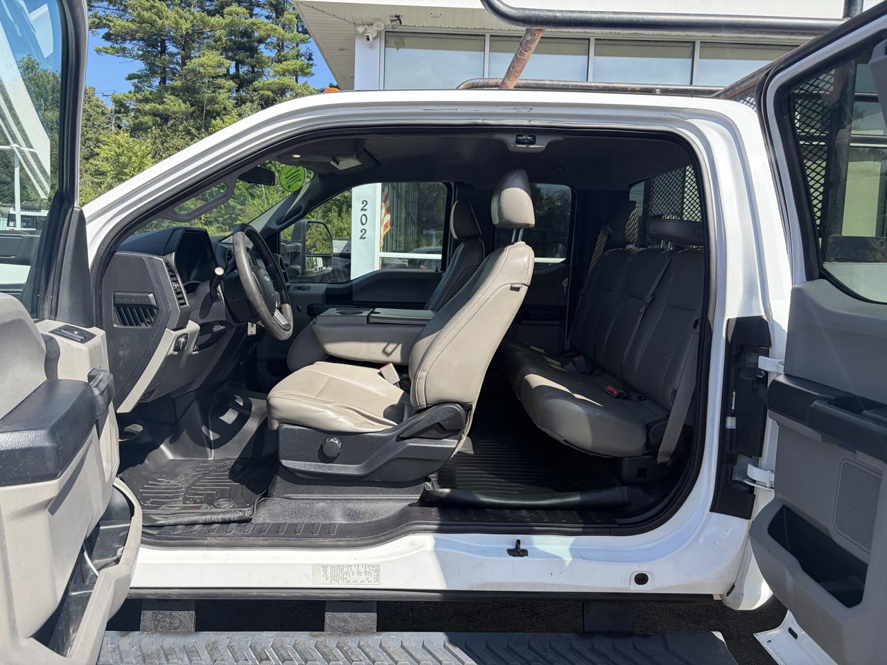 Ford Super Duty F-350 DRW  2017
