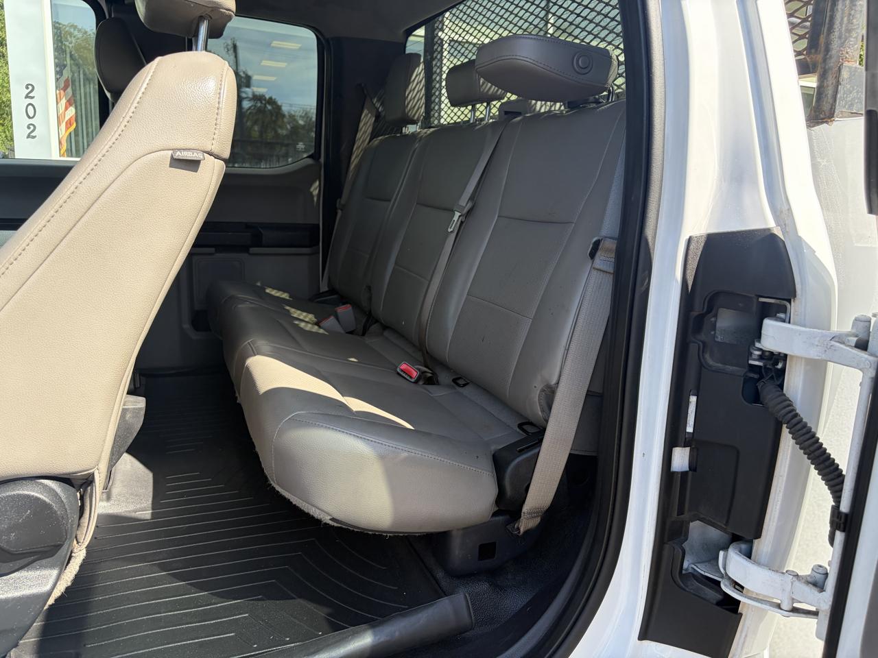 Ford Super Duty F-350 DRW  2017