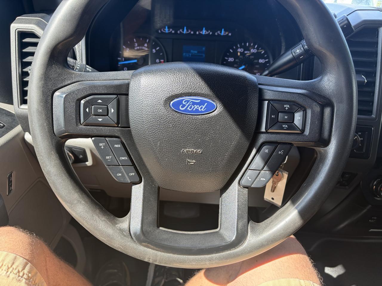 Ford Super Duty F-350 DRW  2017