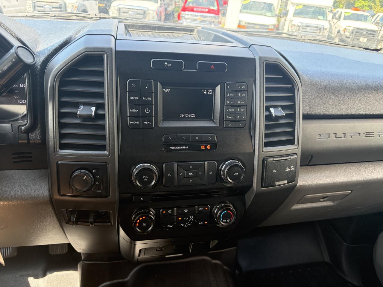 Ford Super Duty F-350 DRW  2017
