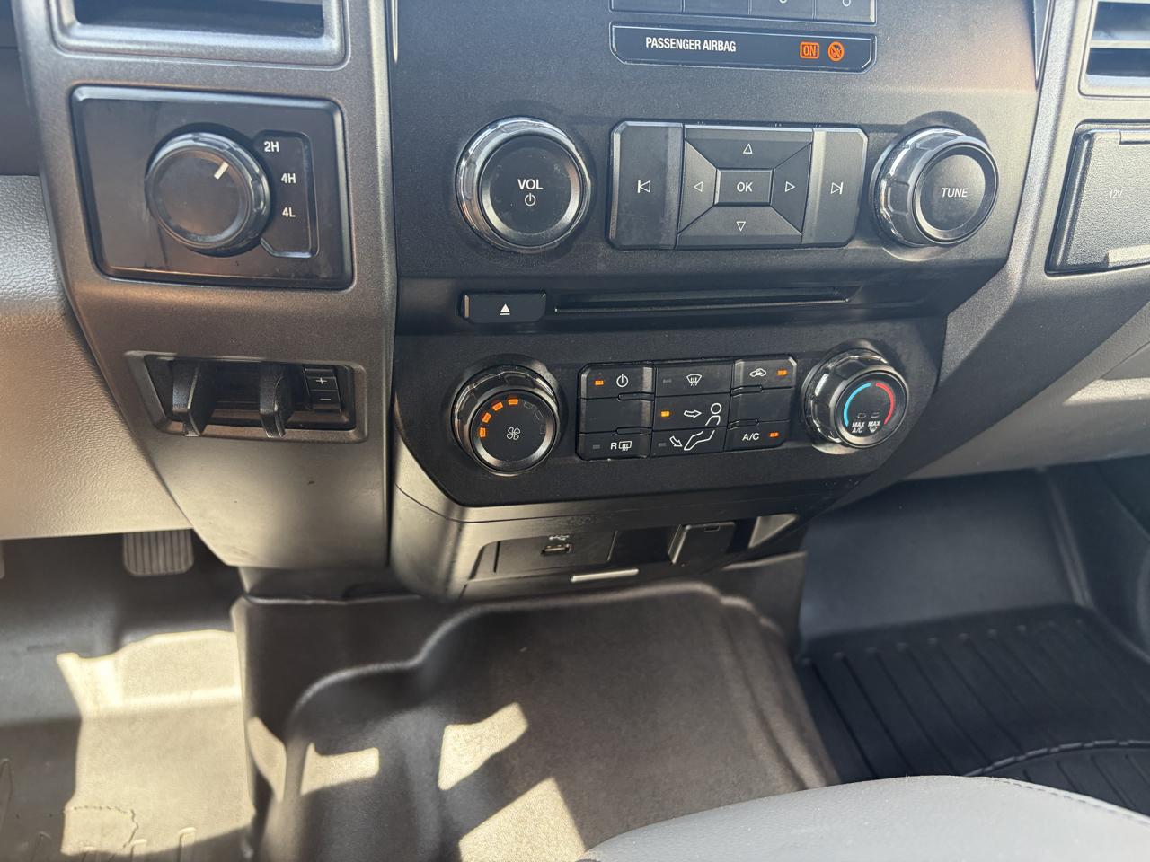 Ford Super Duty F-350 DRW  2017