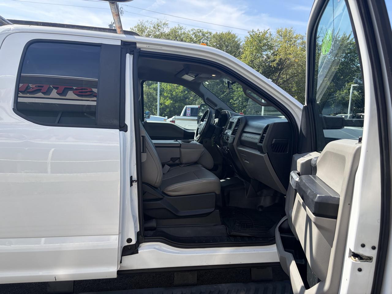 Ford Super Duty F-350 DRW  2017