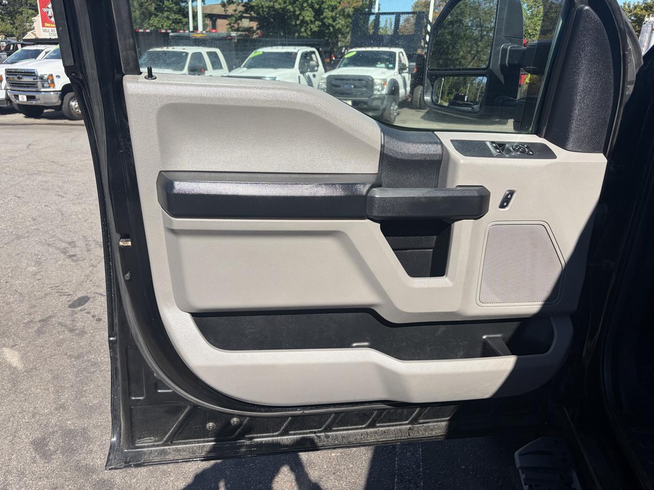 Ford Super Duty F-350 DRW  2017