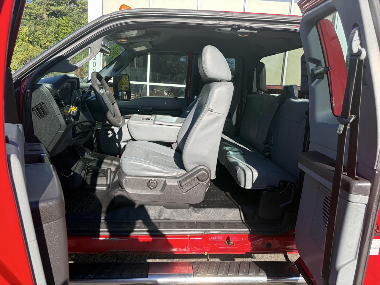 Ford Super Duty F-350 DRW  2014