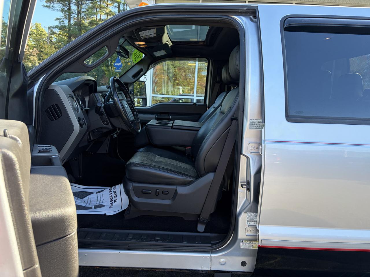 Ford Super Duty F-350 SRW  2011