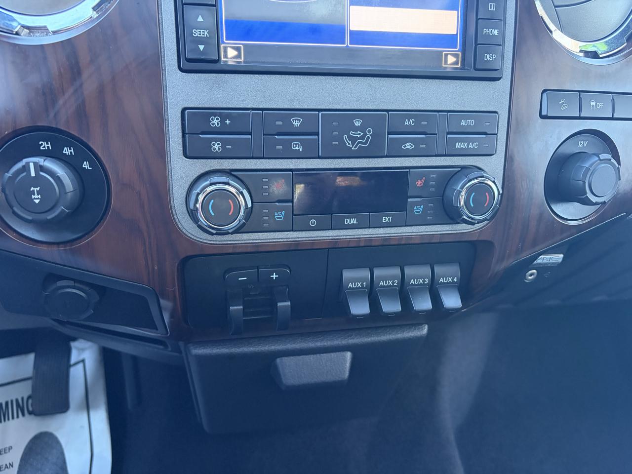 Ford Super Duty F-350 SRW  2011