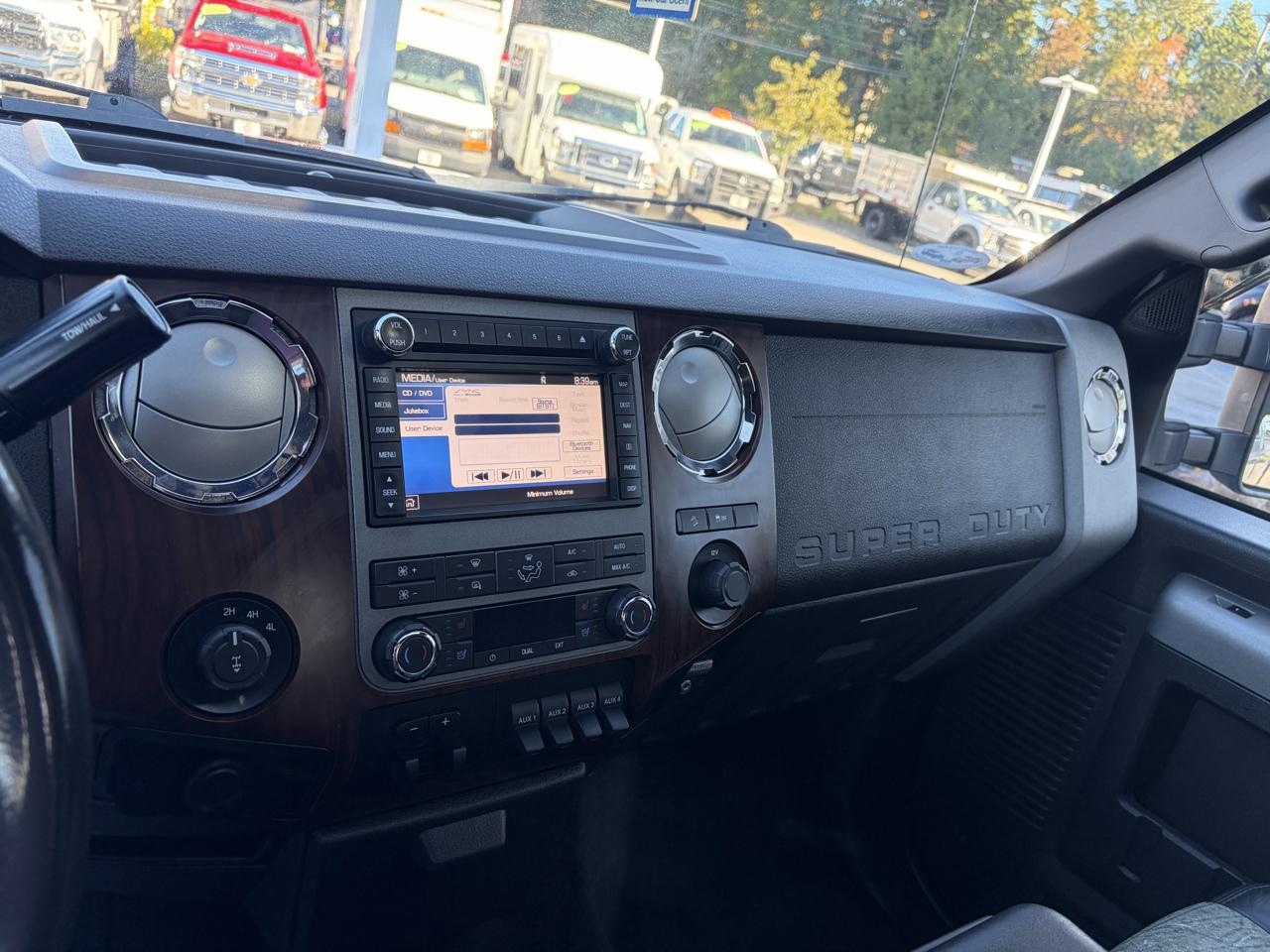 Ford Super Duty F-350 SRW  2011