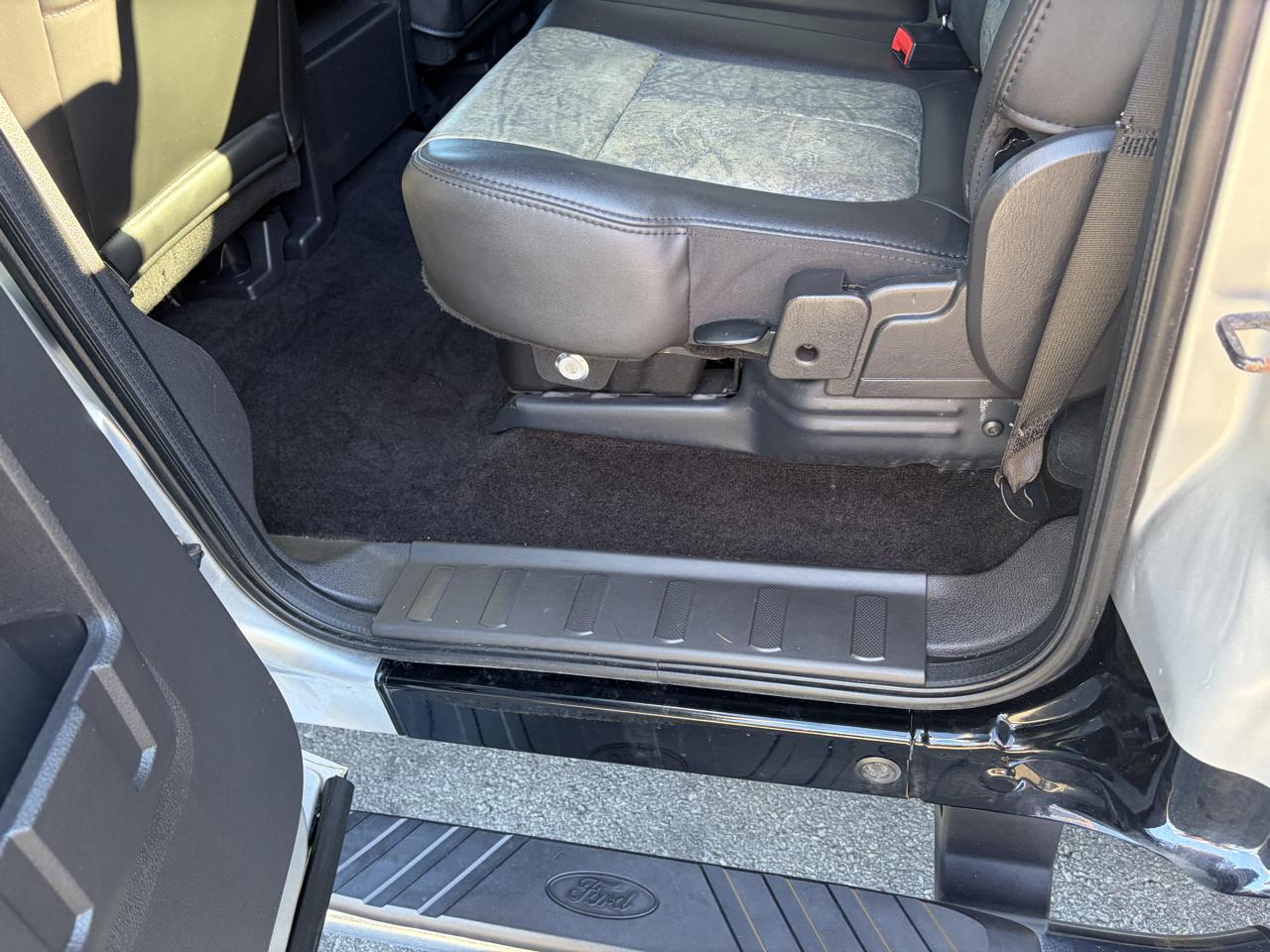 Ford Super Duty F-350 SRW  2011