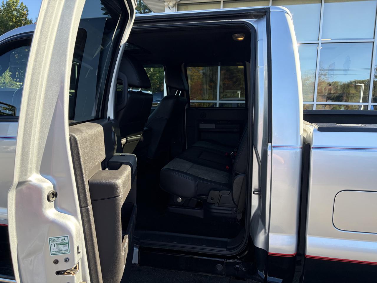 Ford Super Duty F-350 SRW  2011