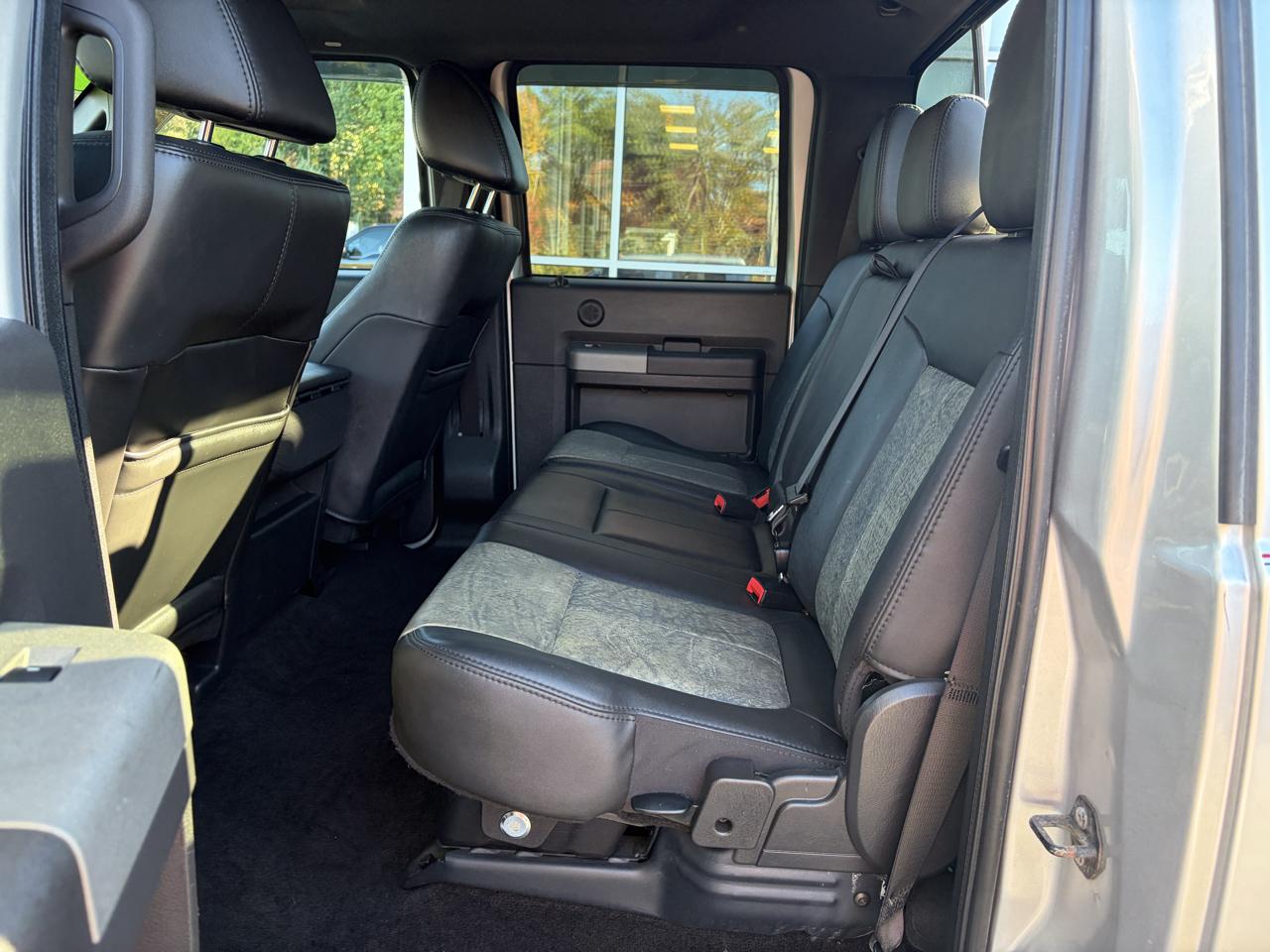Ford Super Duty F-350 SRW  2011