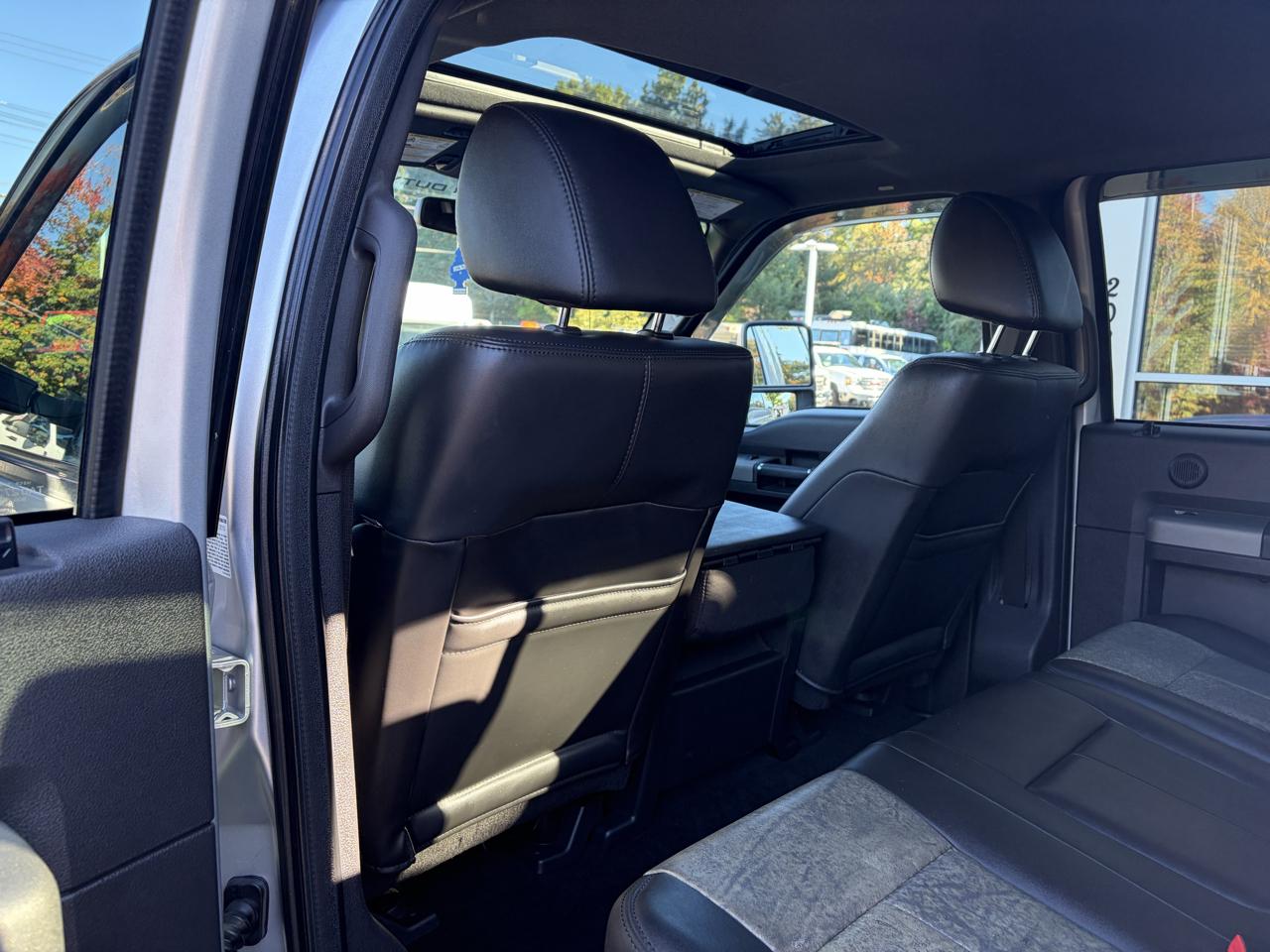 Ford Super Duty F-350 SRW  2011